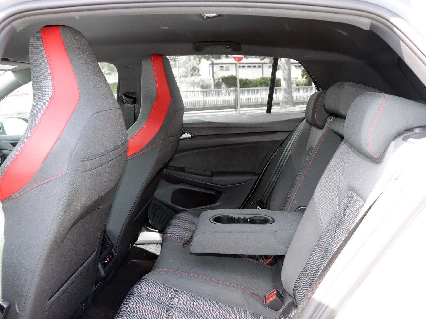 Volkswagen Golf GTI VIII 2.0 TSI OPF DSG NAVI/LED/GJR/RÜCKF, миниатюра 6