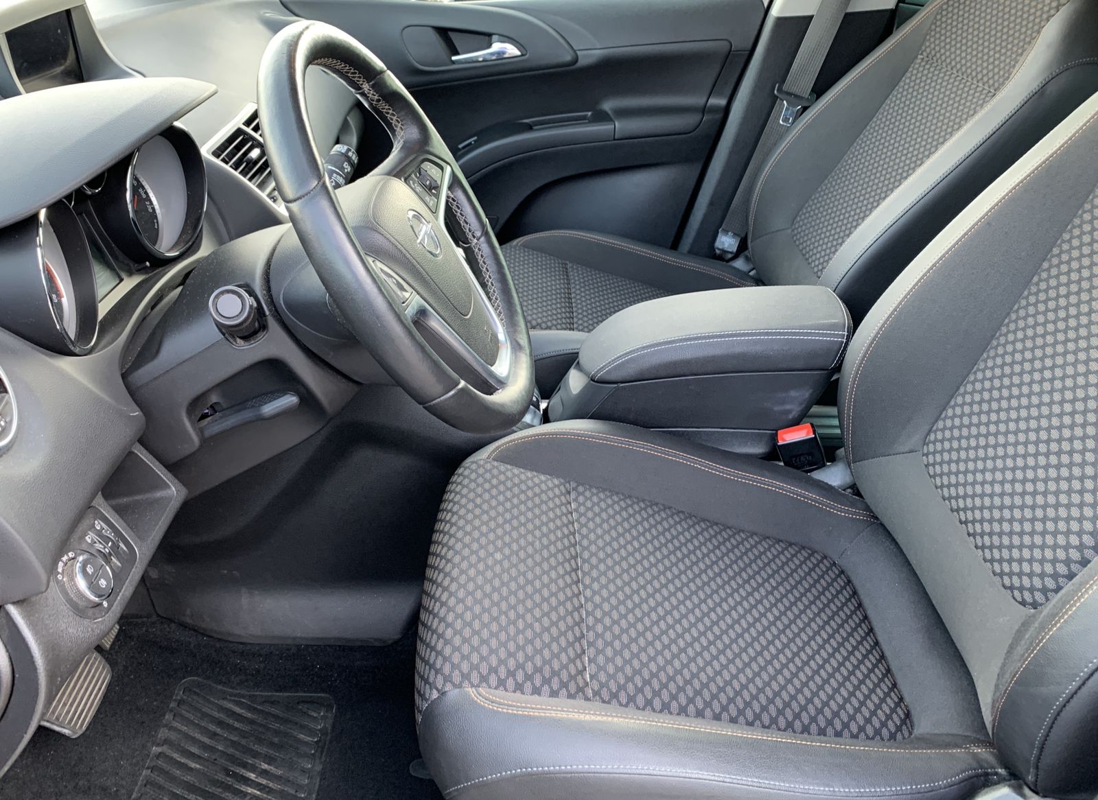 Fahrzeugabbildung Opel Meriva 1.4*Innovation*Cam*AHK*LHZ*SHZ*Temp*PDC*