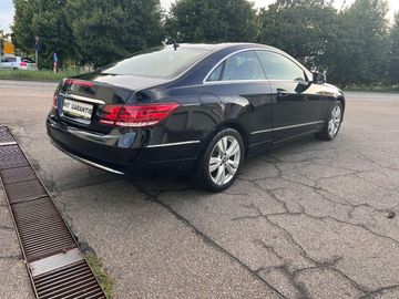 Mercedes E 200 - 5