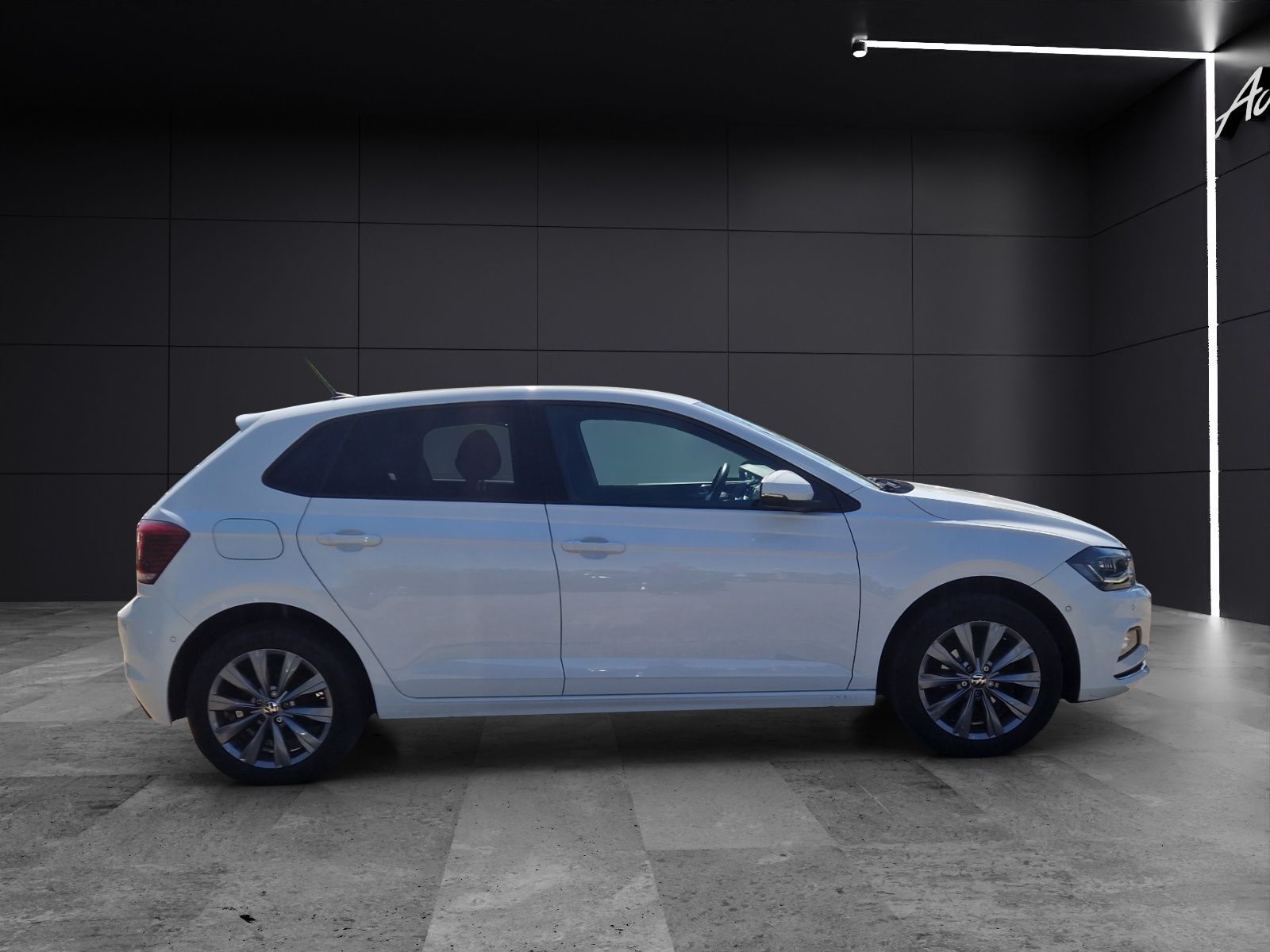 Fahrzeugabbildung Volkswagen Polo Highline TSI, LED ACC SHZ NAVI PDC