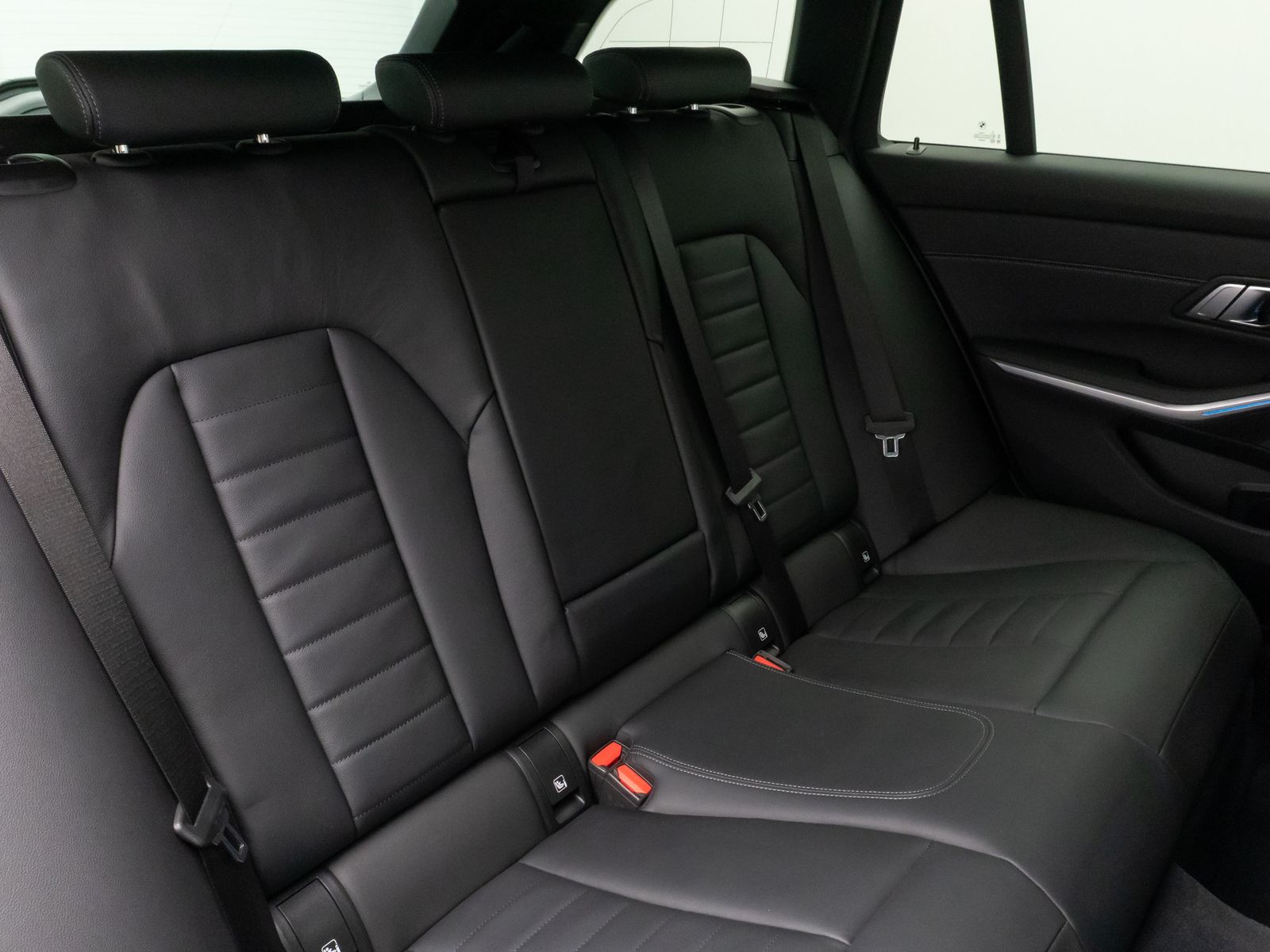 Fahrzeugabbildung BMW 330d Kamera DAB HiFi Leder Sport AdaptLED 18Zoll