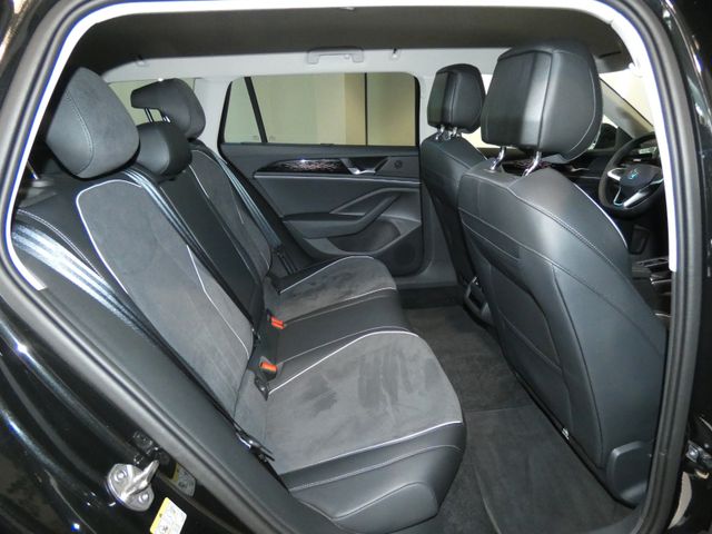 Passat Variant 1.5 TSI eHybrid Elegance AHK