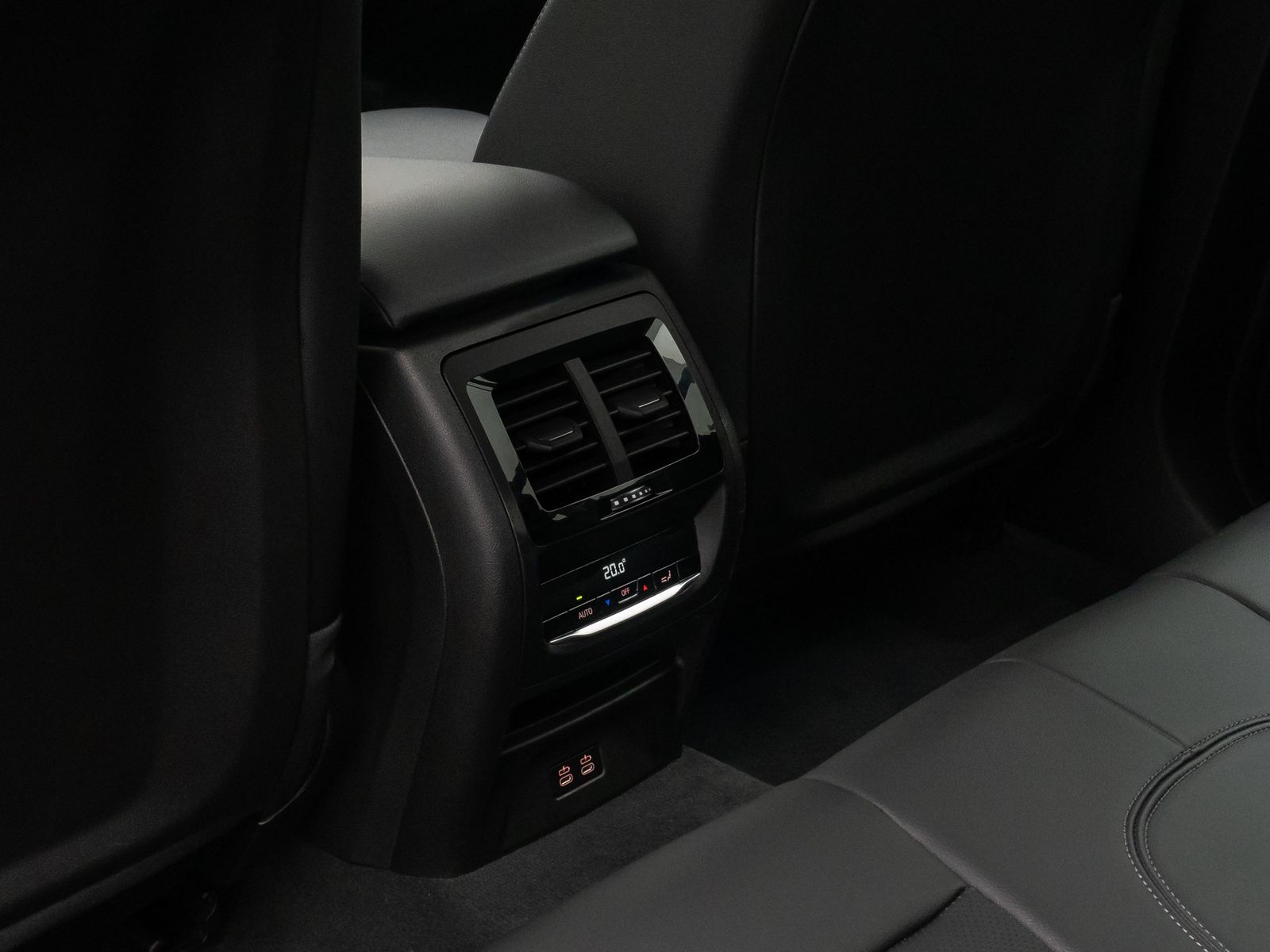 Fahrzeugabbildung BMW X3 xD30e Sport HUD DAB Kamera AHK Alarm 18Zoll