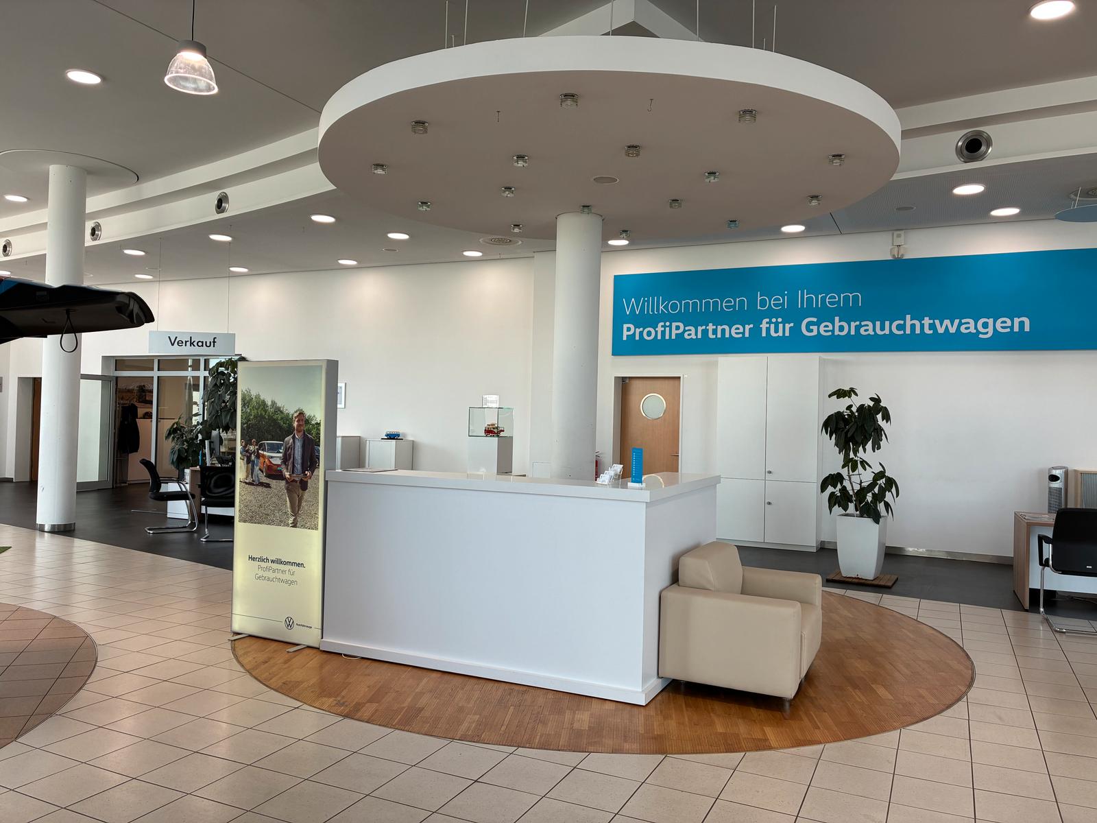 showroom-image-bottom