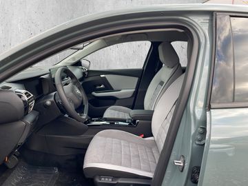 Citroën C4 MAX PURETECH 130 EAT8 Kam.+KeyLess+LED+Navi