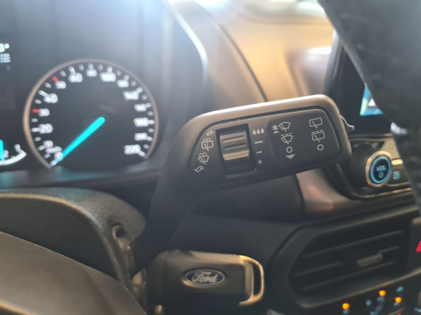Fahrzeugabbildung Ford EcoSport Cool & Connect / NAVI / WINTERPAKET