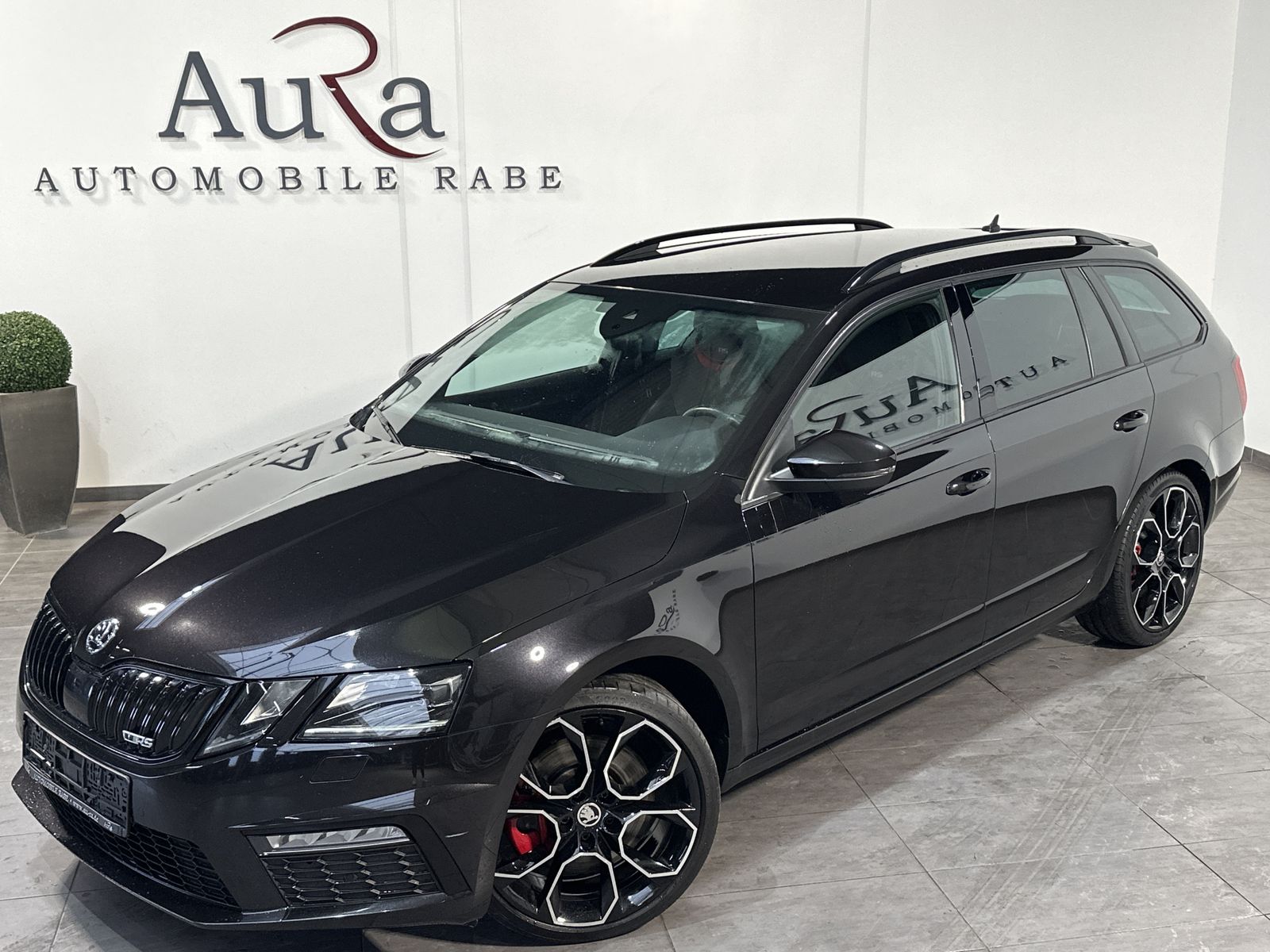 Fahrzeugabbildung SKODA Octavia Combi 2.0 TSI DSG RS NAV+LED+AHK+KAMERA