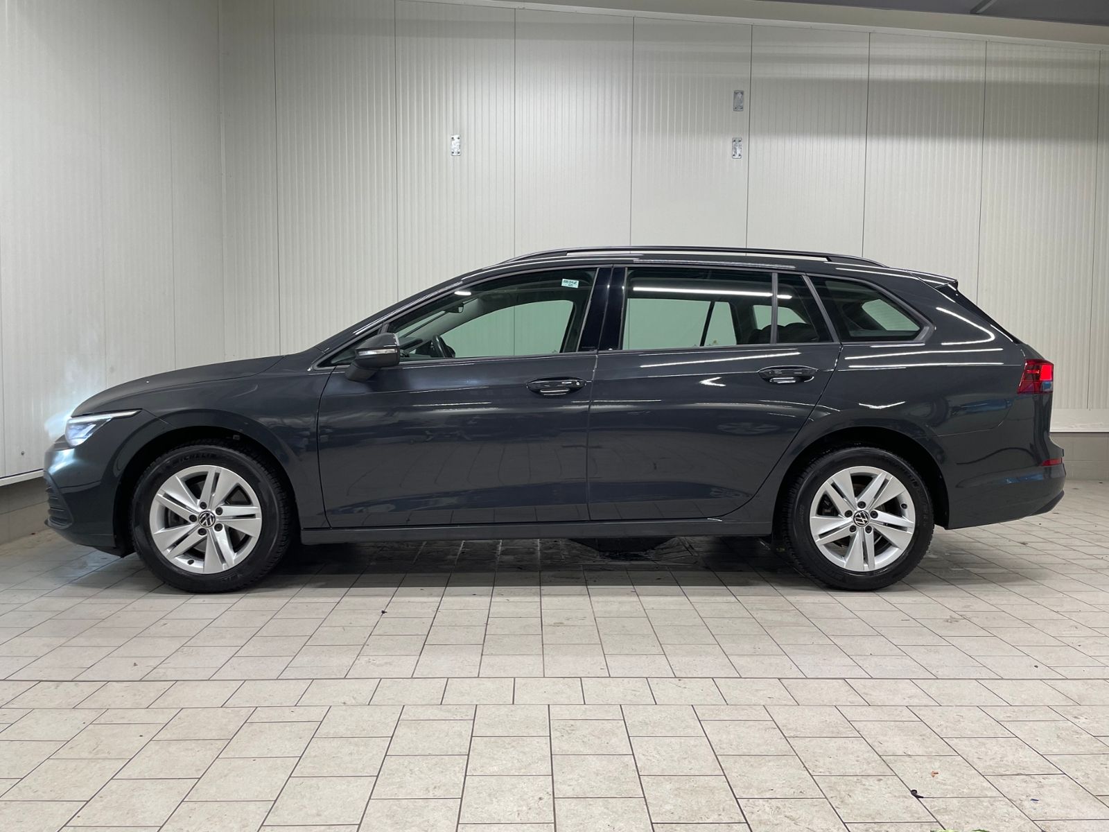 Golf VIII Variant Life 2.0 TDI DSG APP SHZ LED