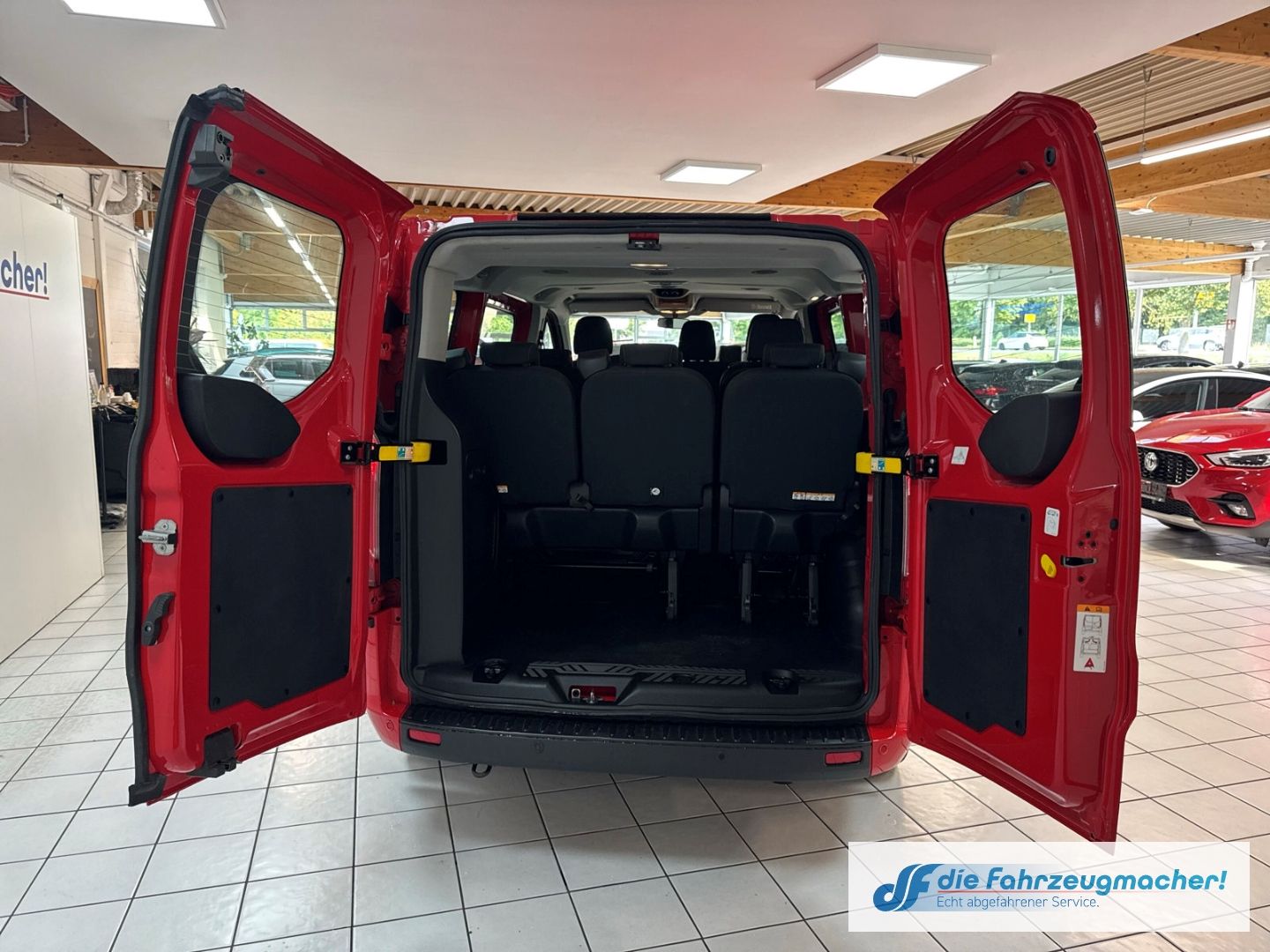 Fahrzeugabbildung Ford Transit Custom 320 L1 Trend 2.0 TDCi 9-sitzer *K