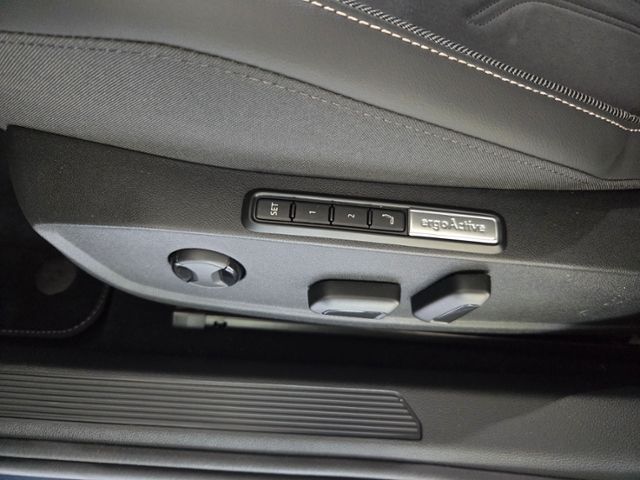 Golf Style 1.5 TSI LED+ PANO DCC AHK ERGO NAV AP