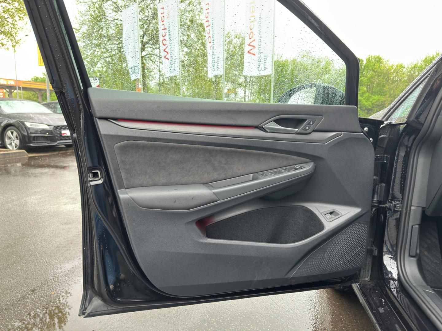 Fahrzeugabbildung Volkswagen Golf Style Style 1.4 eHybrid DSG,IQ-Light,SH,Nav