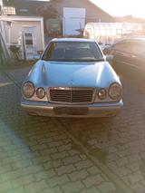 Mercedes-Benz MERCEDES BENZ E 280 - gebrauchte Mercedes-Benz E 280 aus dem Jahr 1999
