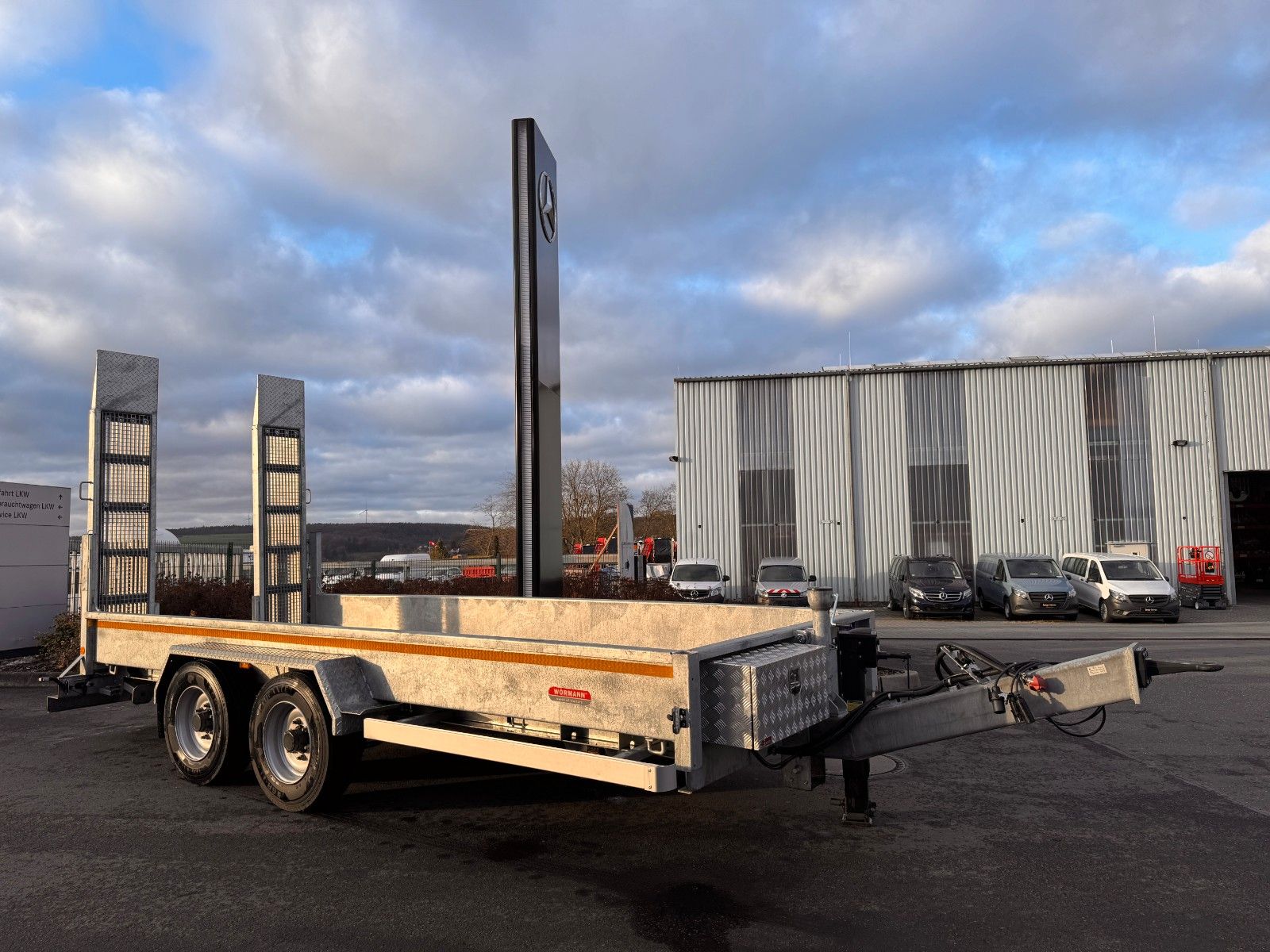 Fahrzeugabbildung Wörmann BauTL105.55/200 Rampen verzinkt