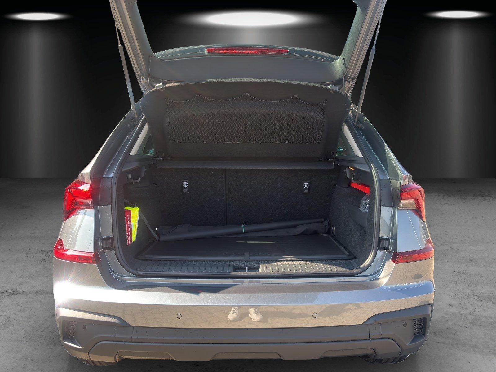 Fahrzeugabbildung SKODA Kamiq Tour 1,0 TSI 85 kW DSG RFK/LED