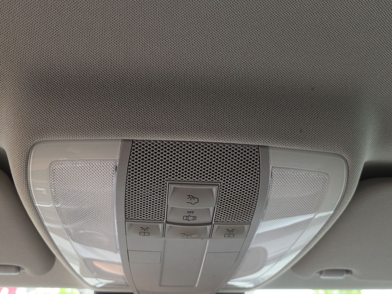 Fahrzeugabbildung Mercedes-Benz C 200 CGI BlueEfficiency AVANTGARDE/AUTOMATIK