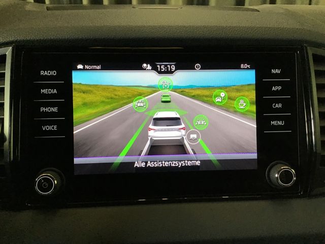 Fahrzeugabbildung Skoda Karoq Sportline 2.0 TDI 4x4 DSG/AHK/RFK/ACC/DCC