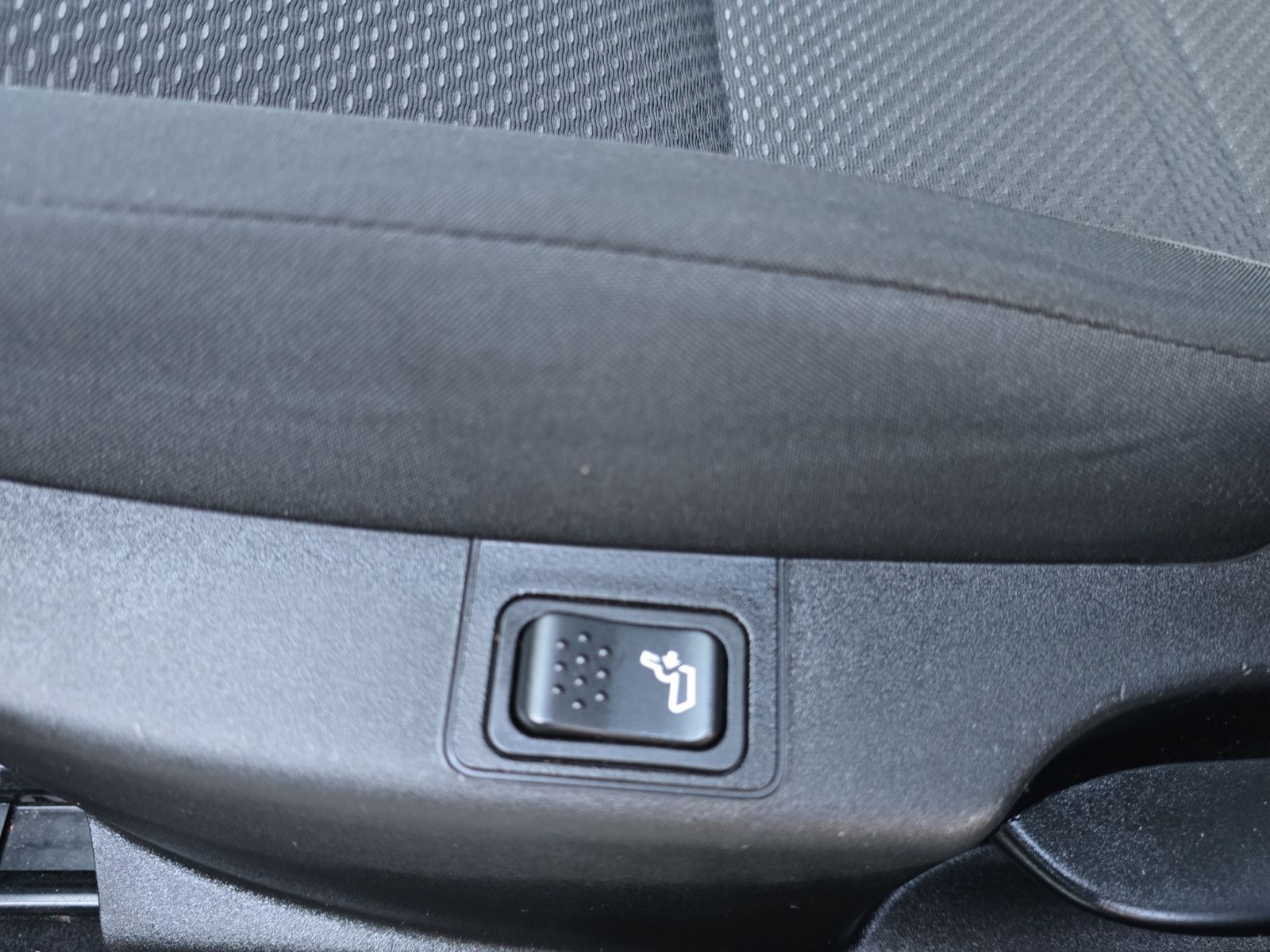Fahrzeugabbildung Fiat Tipo Lounge Automatik Kamera LED  Navi  PCD