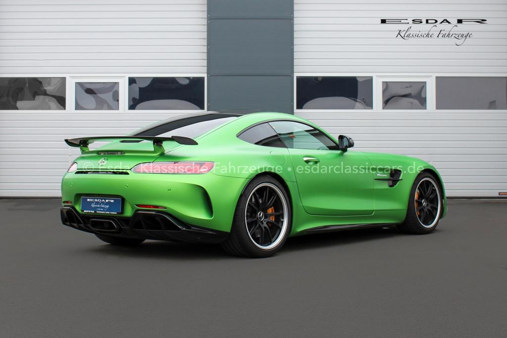 Mercedes-Benz AMG GT R