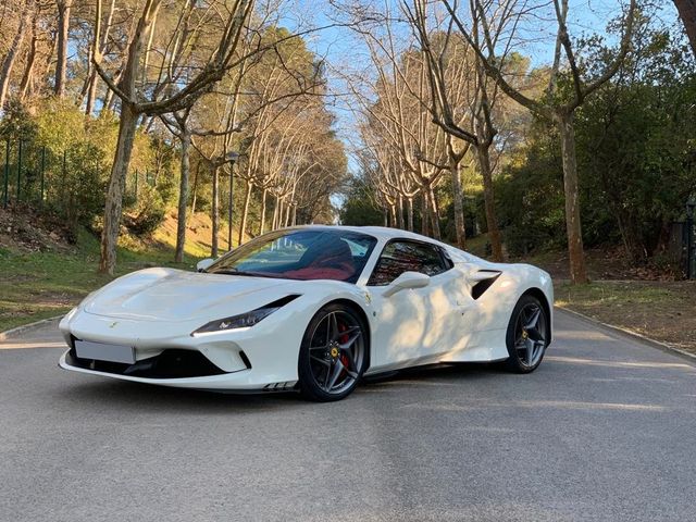 FERRARI F8 – Bild 3