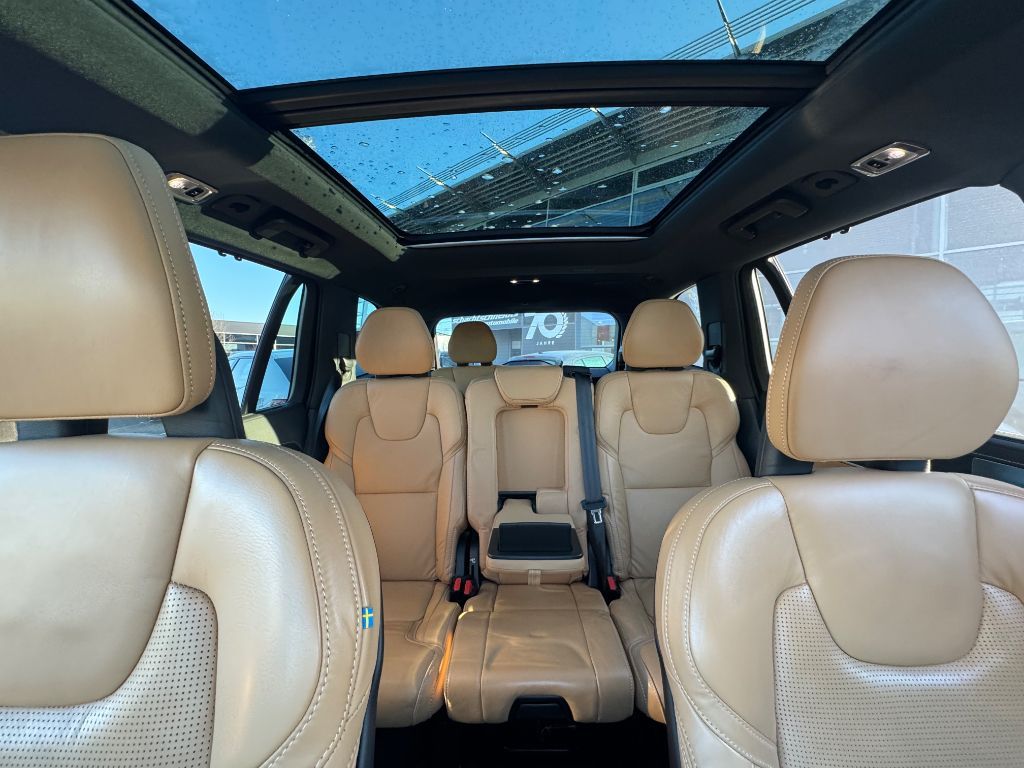 Fahrzeugabbildung Volvo XC90 Rech. T8 AWD Inscription+Luft+22Zoll+Akusti