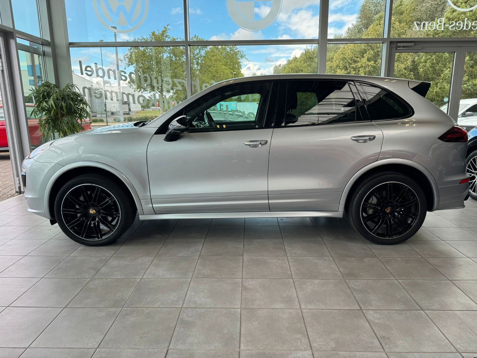 Fahrzeugabbildung Porsche Cayenne S Porsche Scheckheft