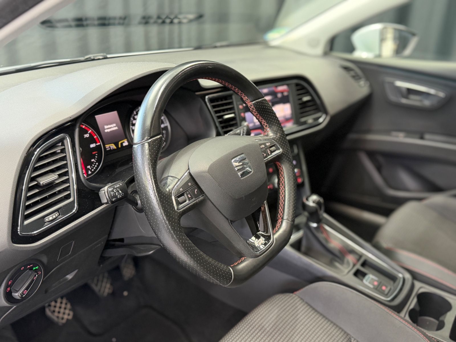Fahrzeugabbildung SEAT Leon ST FR |RF-CAM|2.HAND