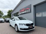 Skoda Octavia Combi Clever*LED*Carplay*Tempomat* - Skoda Octavia Clever mit Benzin-Antrieb