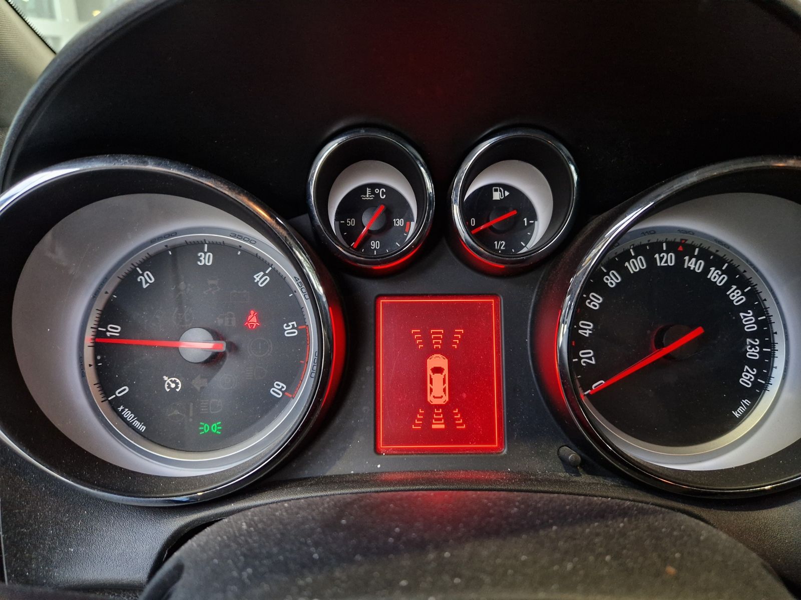 Fahrzeugabbildung Opel Astra J Sports Tourer Innovation XENON NAVI