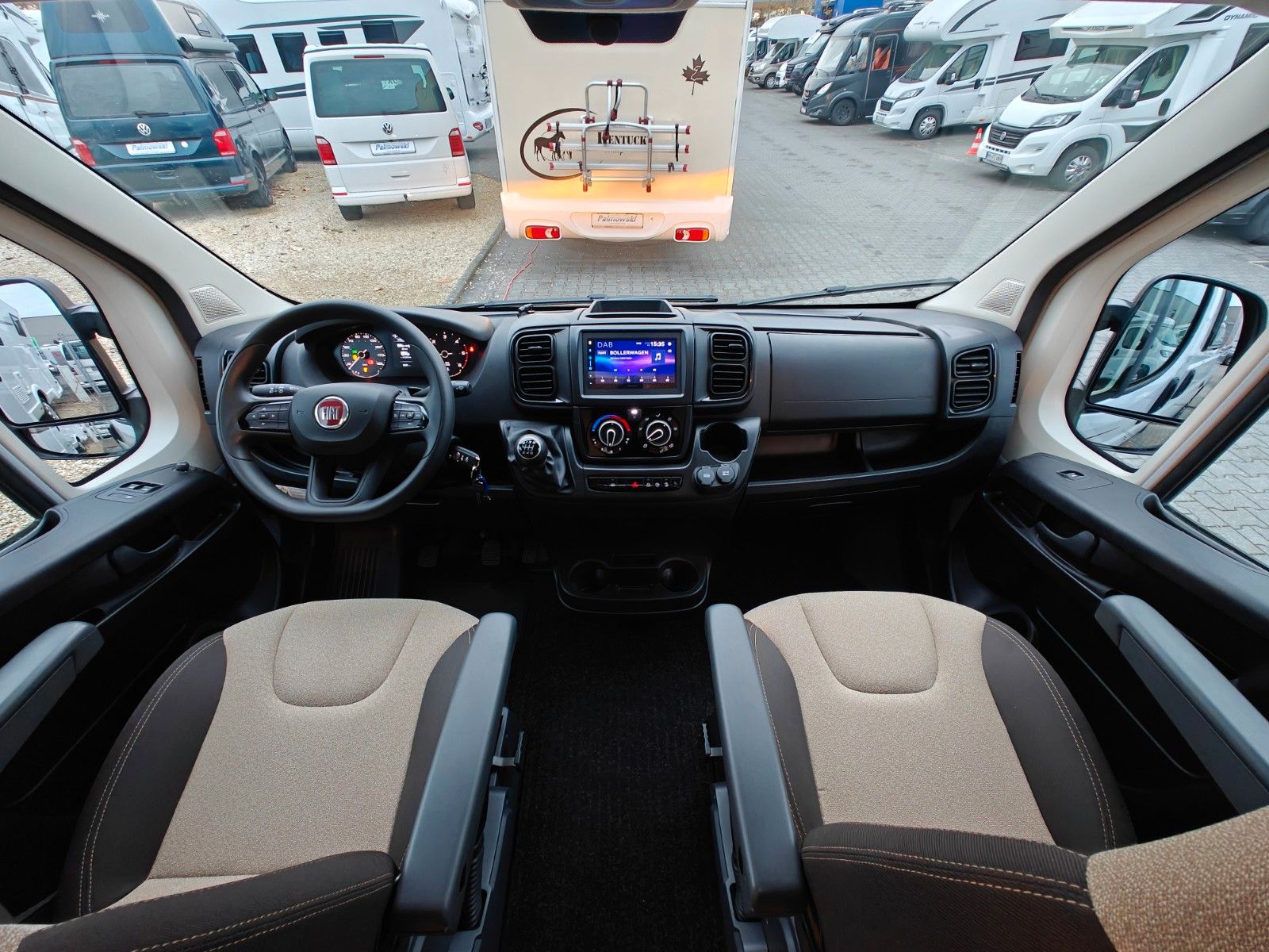 Fahrzeugabbildung Roller Team Livingstone Next 540 - SAT, TV, Solar, Kamera -