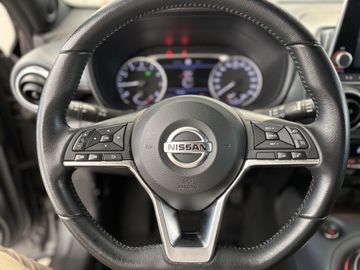 Fotografie des Nissan Juke N-Connecta DIG-T 117