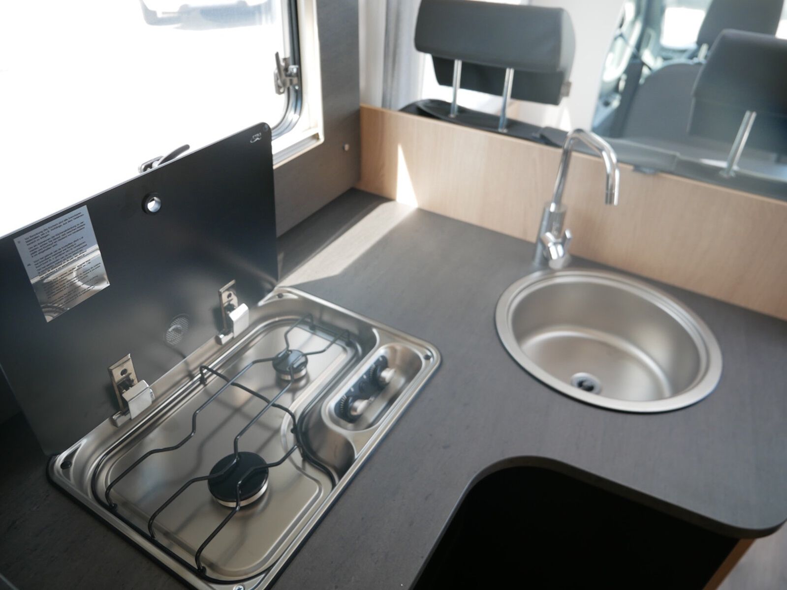 Fahrzeugabbildung Sunlight Adventure T Ford 670S Bi-Xenon,AbwTankIsoliert
