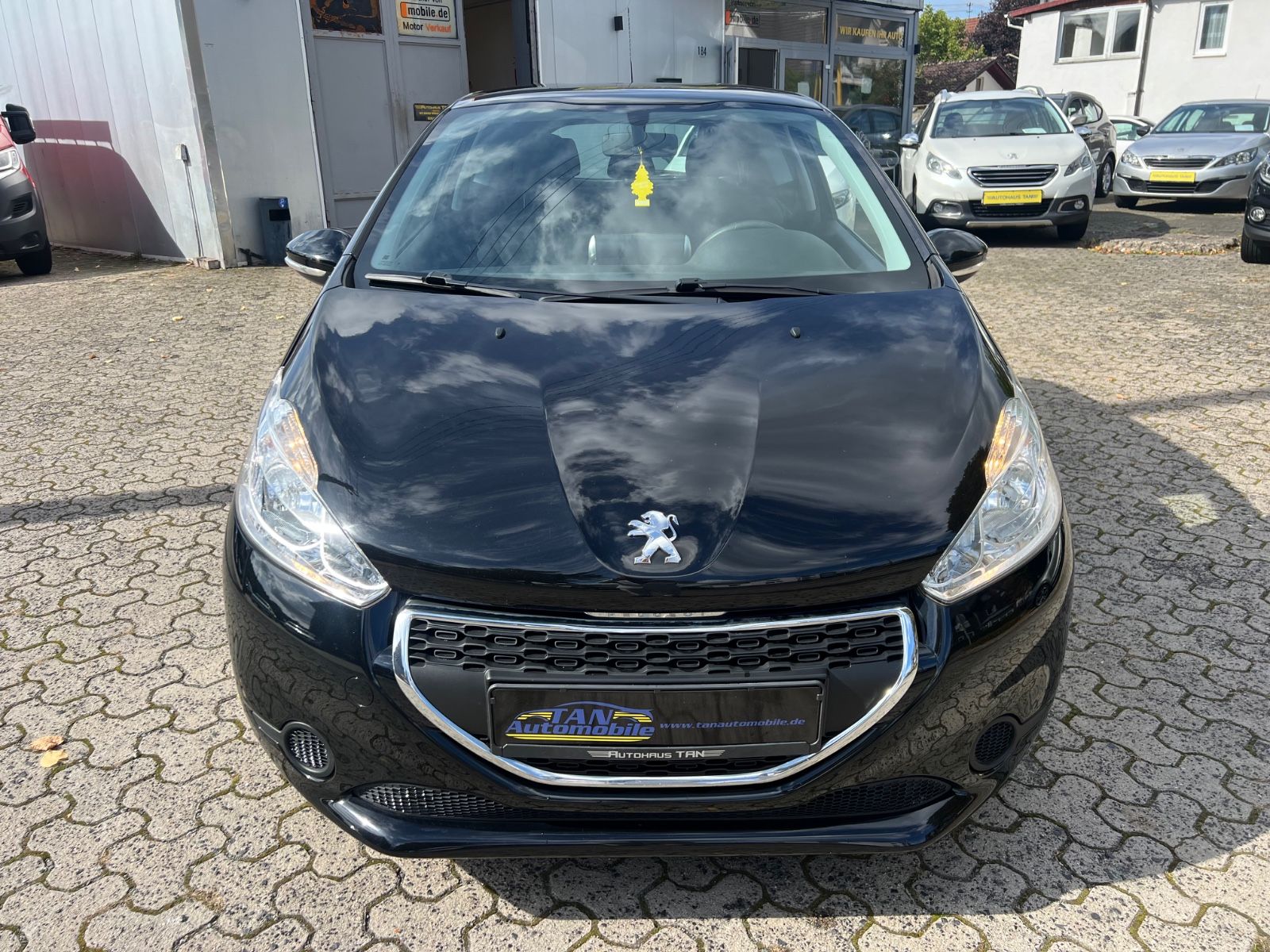 Fahrzeugabbildung Peugeot 208 Active *TÜV NEU