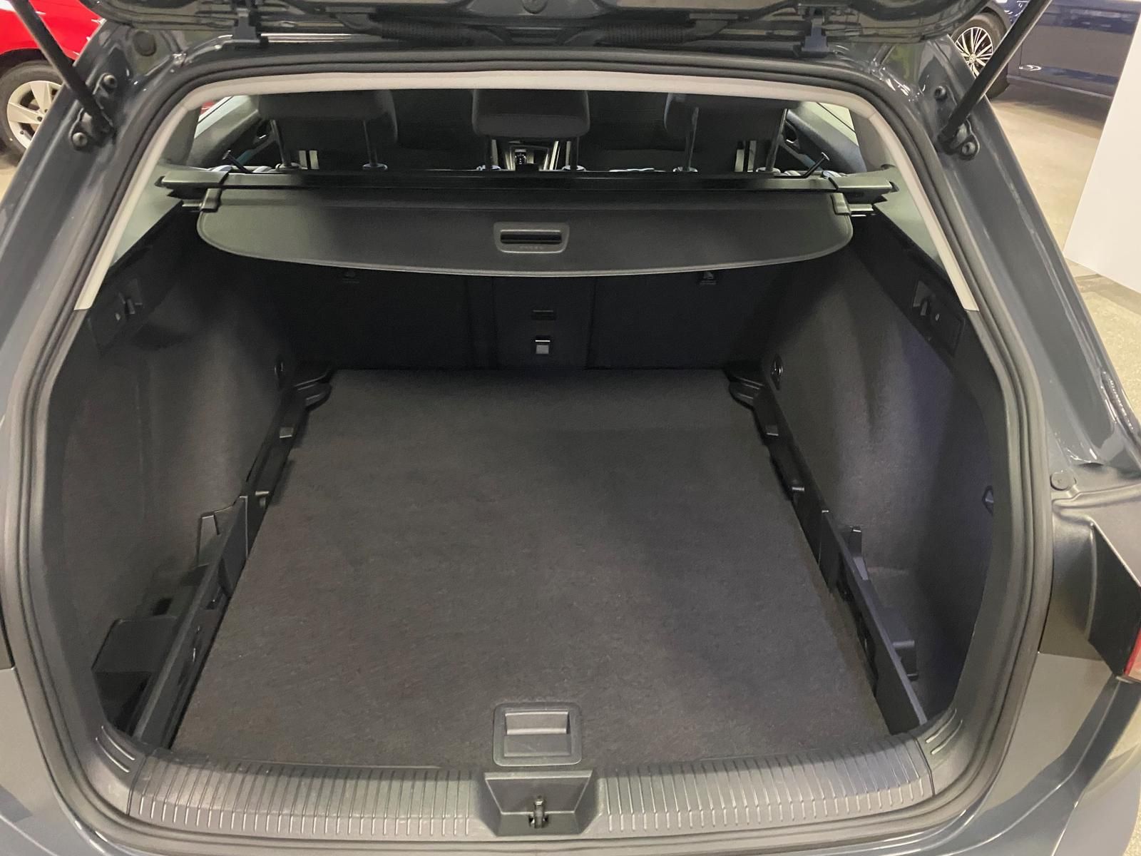 Fahrzeugabbildung Volkswagen Golf Variant 1.5 TSI APP+KLIMA+ACC+RFK+AHK+NAVI+