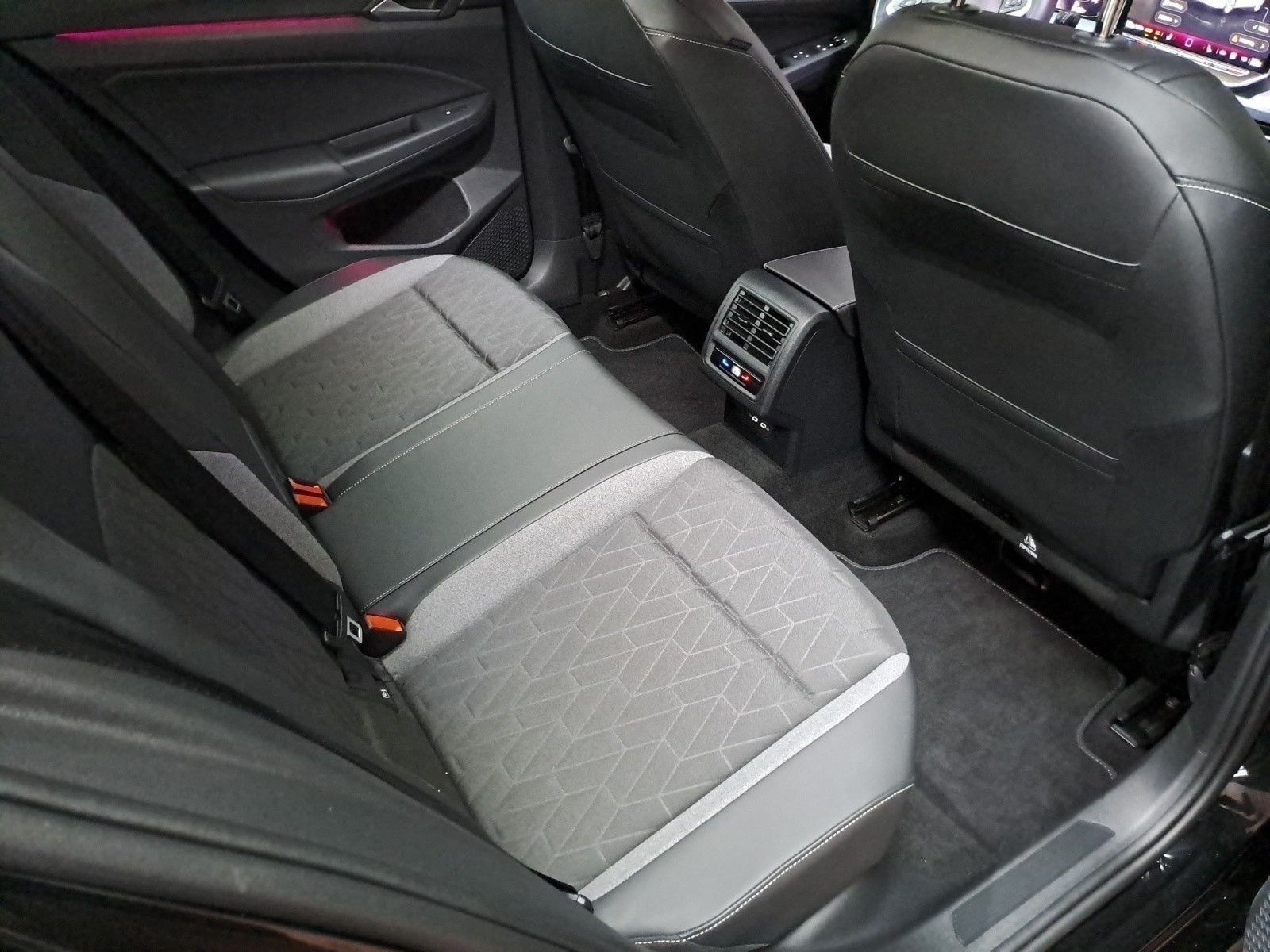 Volkswagen Golf - Bild 14