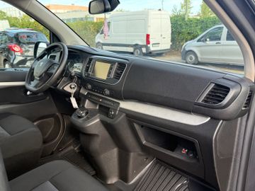 Peugeot Traveller - 12