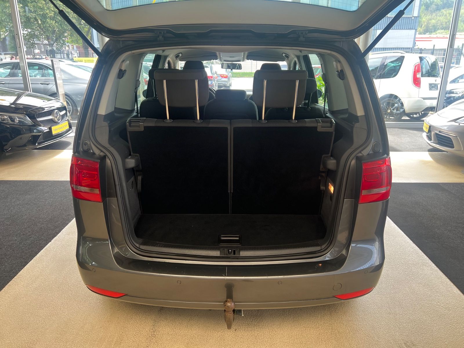 Fahrzeugabbildung Volkswagen Touran 1.6 TDI * 7.SITZER * SITZHEIZUNG *