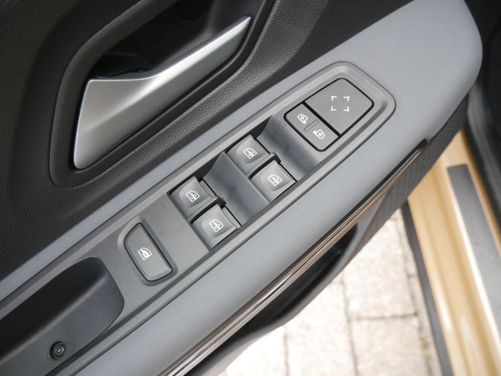 Fahrzeugabbildung Dacia Sandero Stepway Extreme TCe 110 KAMERA AHK LED