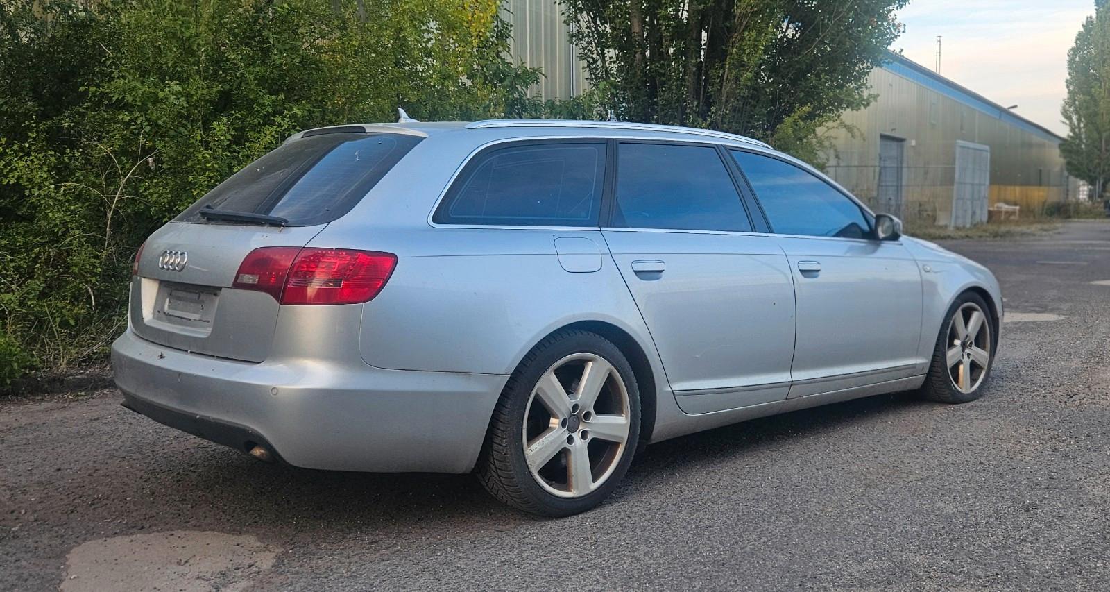 Audi Quattro 2006 — вигляд ззаду