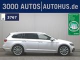 Volkswagen Passat Var. 2.0 TSI R-Line T-Leder Navi HuD - Volkswagen Passat mit Benzin-Antrieb: Kombi, Automatik, 2.0
