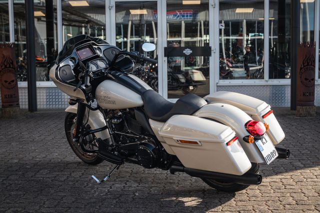Fahrzeugabbildung Harley-Davidson ROAD GLIDE ST 117 MY23 FLTRXST Jetzt bestellen!