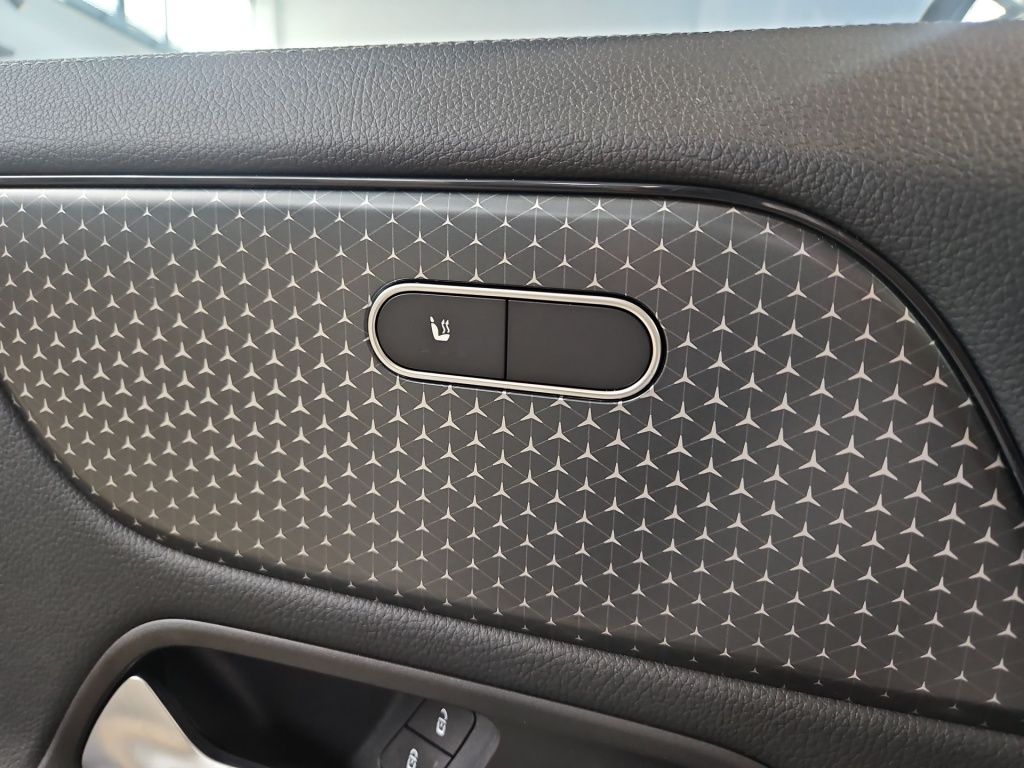 Fahrzeugabbildung Mercedes-Benz GLA 200 Progressive Totwi. Navi LED 360° SpurH