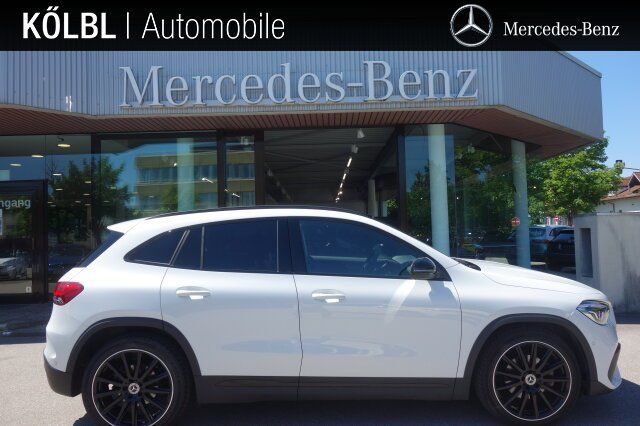 MERCEDES-BENZ GLA 200 d AMG PANO LED AHK 20'ZO KAMERA TOT EASY