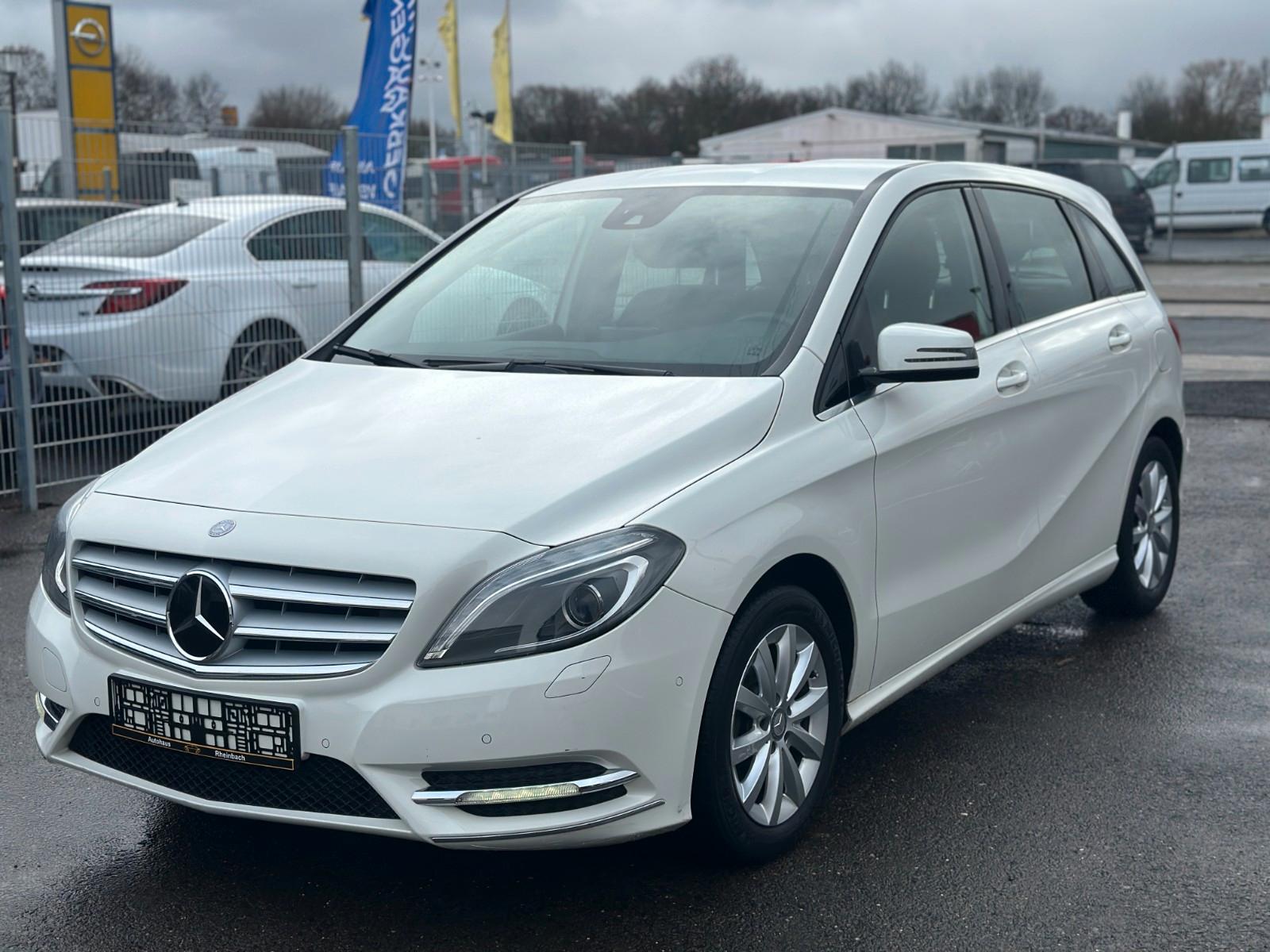 Mercedes-Benz B 180 HU 11-2027/KAMERA/1 HAND/ 1 JAHR GARANTIE