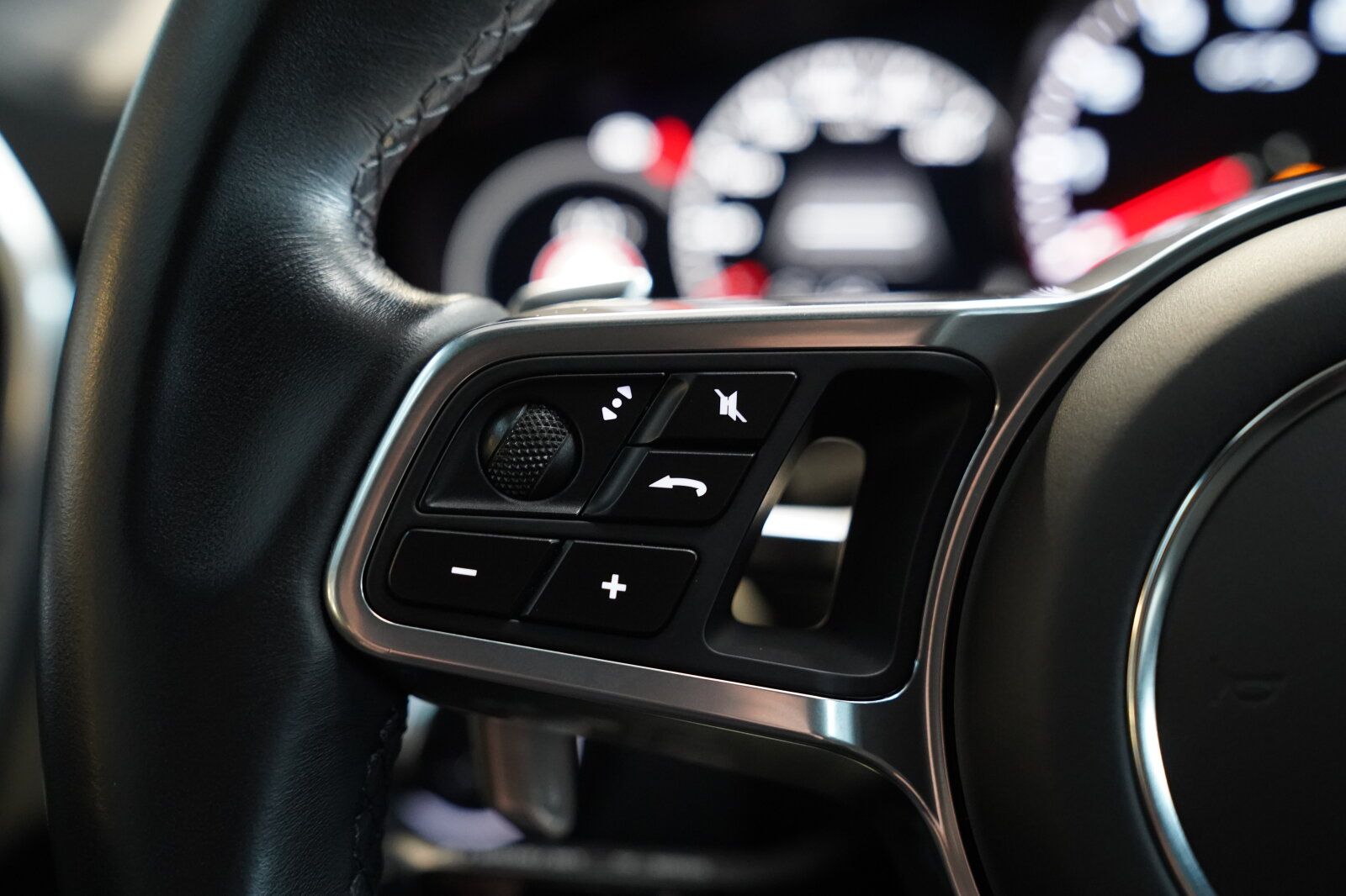 Porsche Cayenne Coupe GTS kreide Sport Classic Pano AHK foto 19