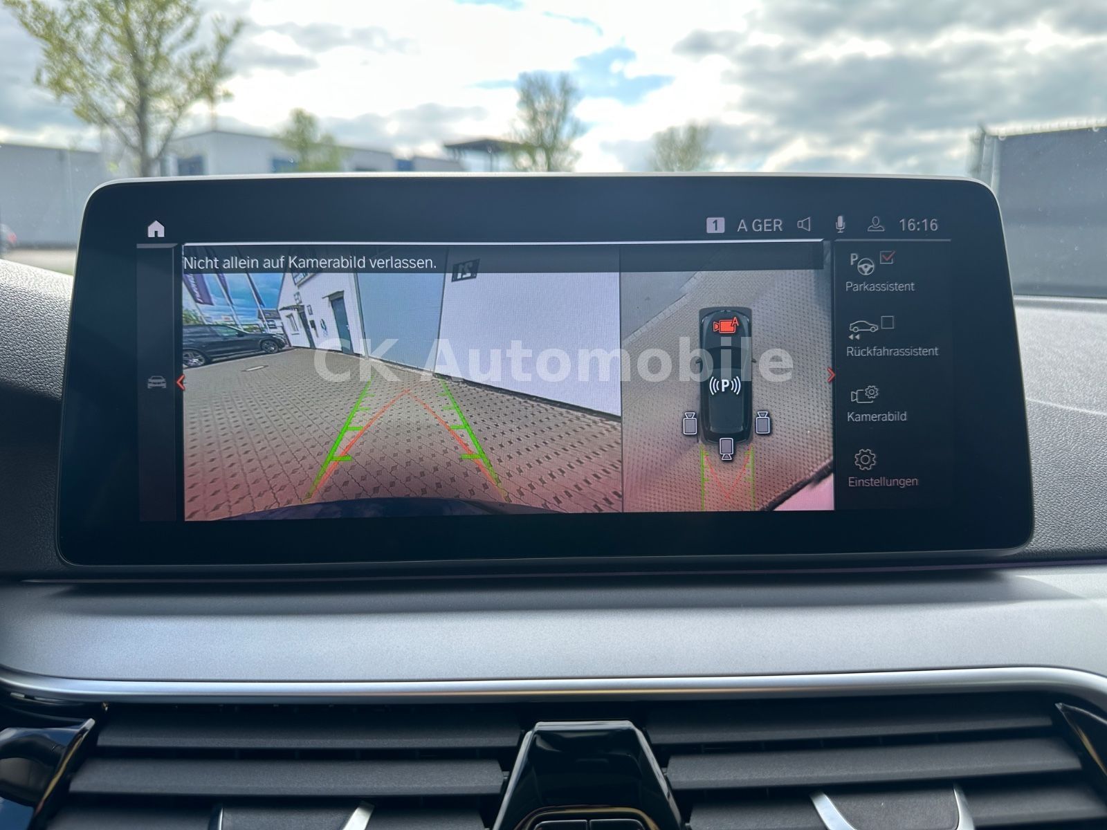Fahrzeugabbildung BMW 520d Touring/Navi/Laser/Head-Up/Leder/360°/AHK