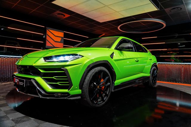 Lamborghini URUS 4.0 V8* Carbon*AKRA Exhaust*B&O*Pano Roof