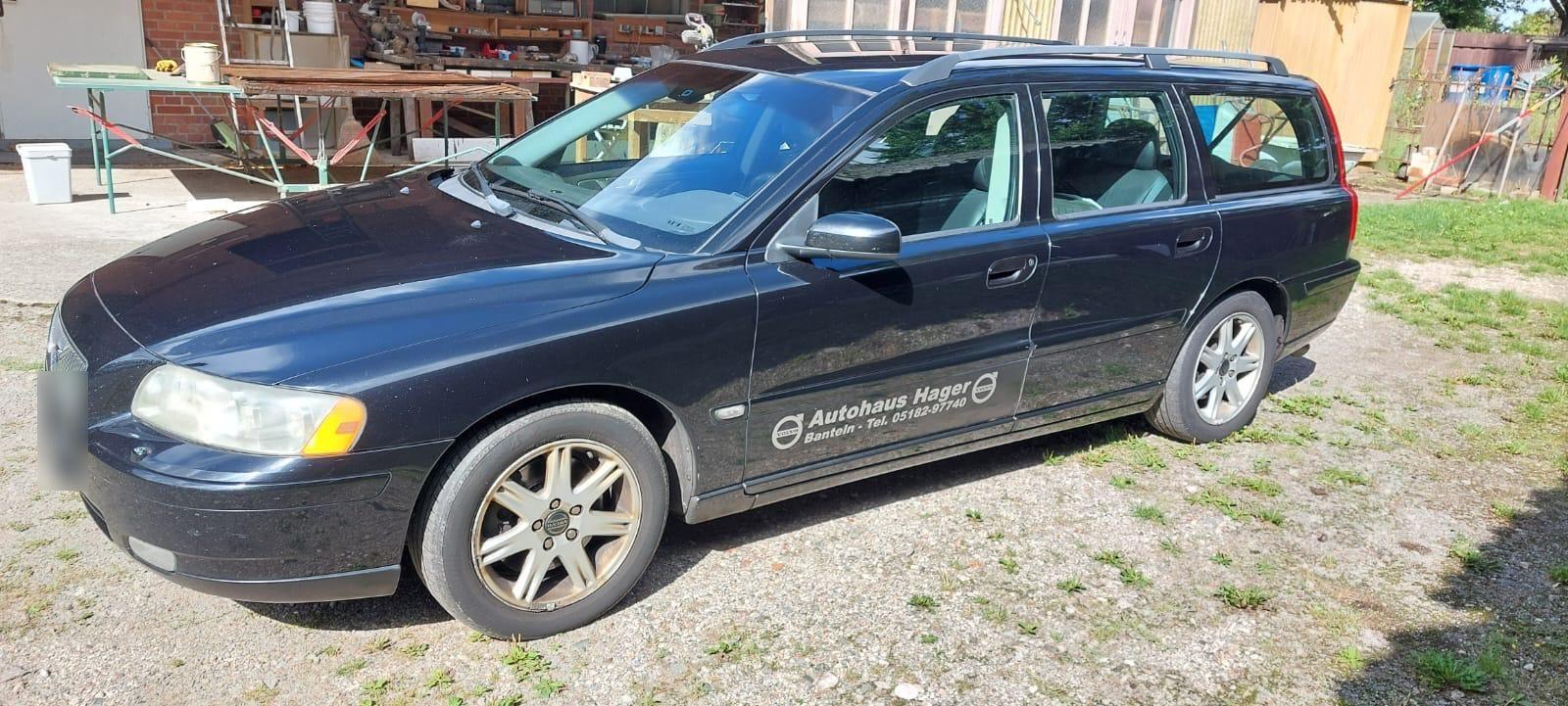 Volvo V70 2006 — вигляд ззаду