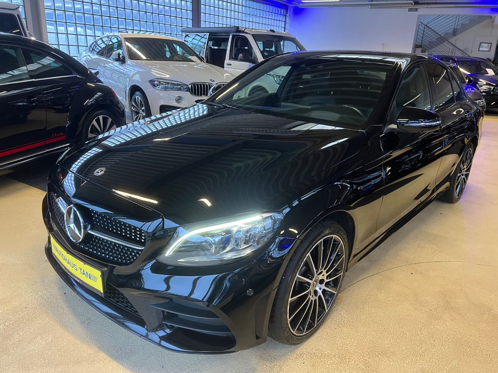Fahrzeugabbildung Mercedes-Benz C 300 d Lim. AMG LINE DIGITALTACHO*HEADUP*CARBON