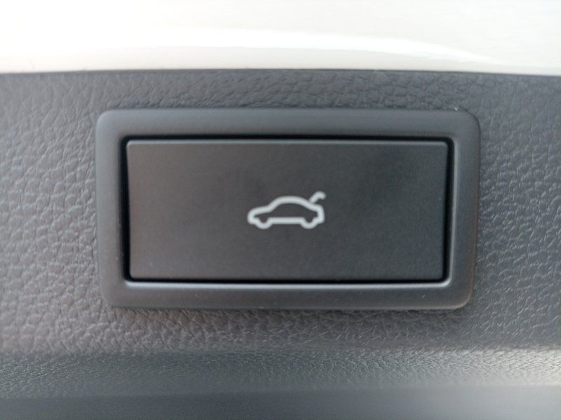 Fahrzeugabbildung SKODA Karoq 1.5 TSI DSG Sportline