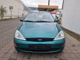 Ford Focus Garagenwagen 1 Hand Klima, Top gepflegt  - Ford Focus aus 2001: Kombi